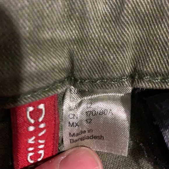 Shorts - Picture 3 of 3